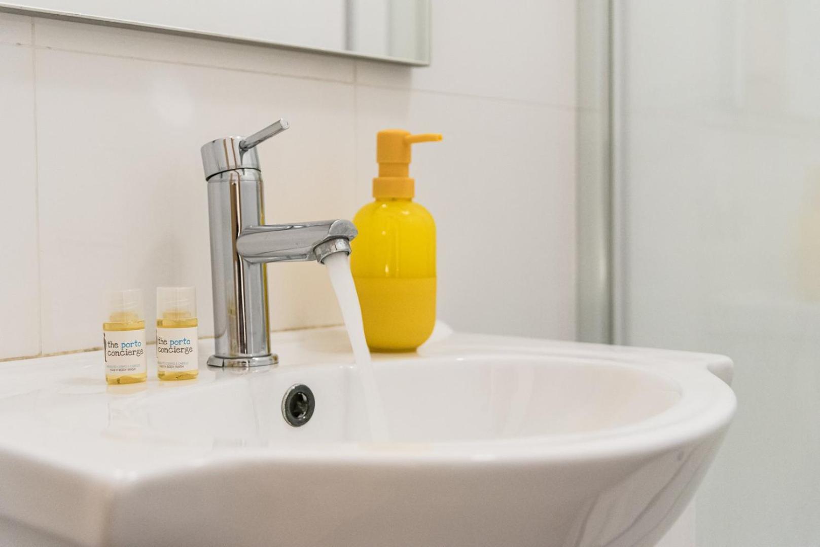 Appartamento Guestready - Yazdah Flat 3 OOporto Esterno foto